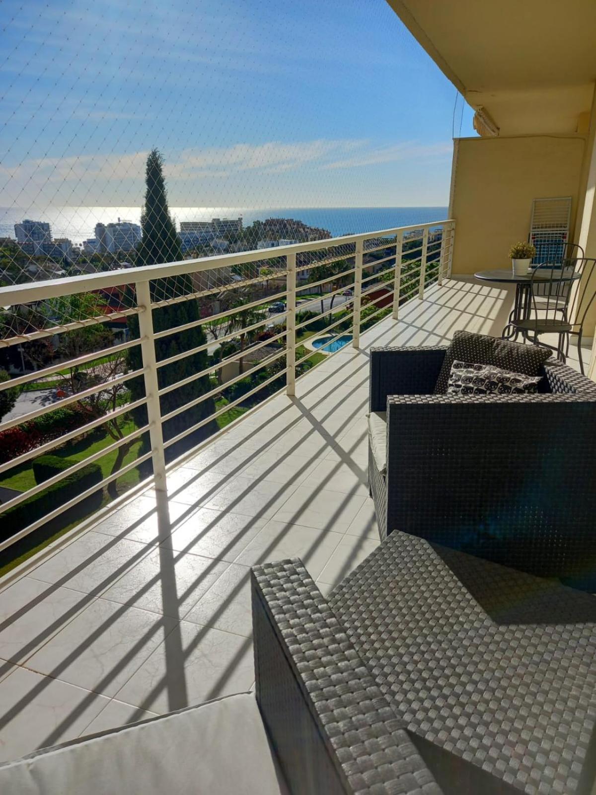 Amplio, Luminoso Y Moderno Apartamento Con Amplia Terraza Y Hermosas Vistas En Exclusiva Urbanizacion Беналмадена Екстериор снимка